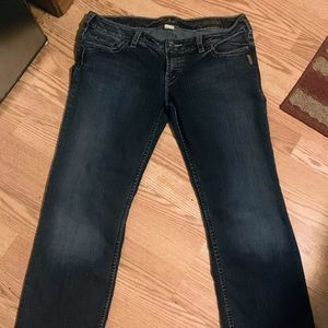 Silver Capris Size 33 Excellent Condition